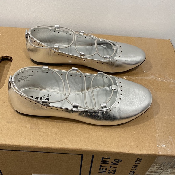 Girls shoes - Picture 3 of 4